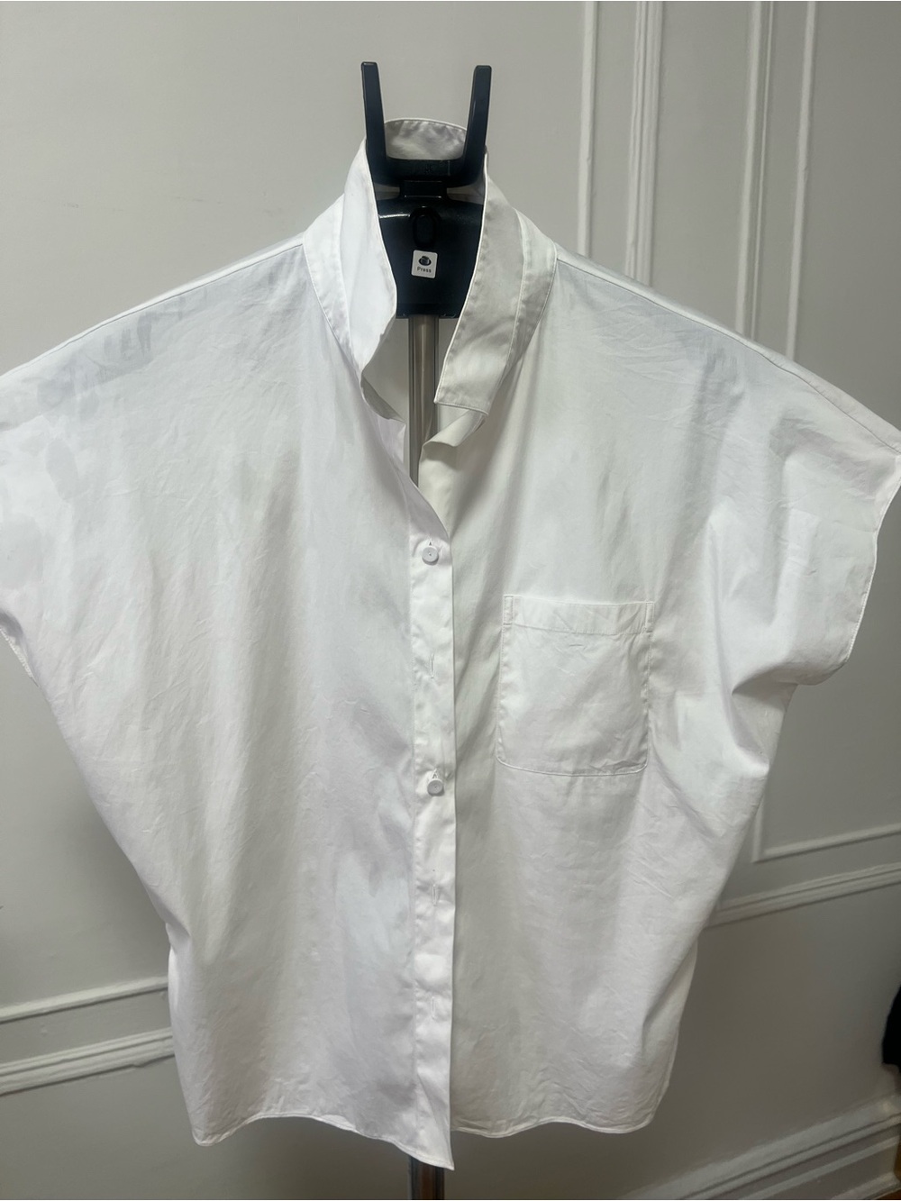 THEORY classic Short-Sleeve White Button-Up Shirt